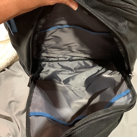 Case Logic computer backpack, never used - Picture 4 of 8